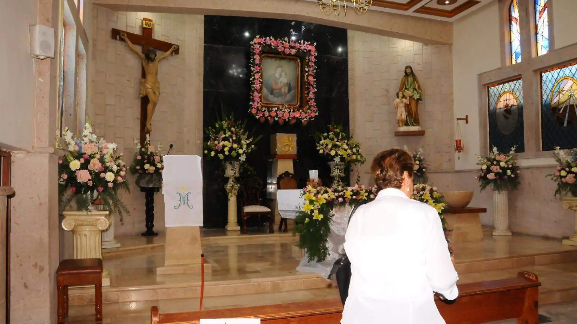 17 Conmemoran el 42 aniversario de la iglesia El Refugio de Lerdo